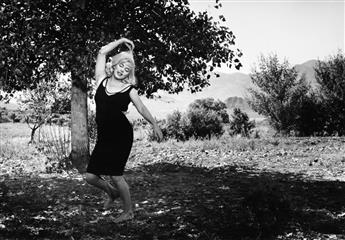 INGE MORATH (1923-2002) Group of 4 variant photographs of Marilyn Monroe, comprising 3 of her on the set of The Misfits.